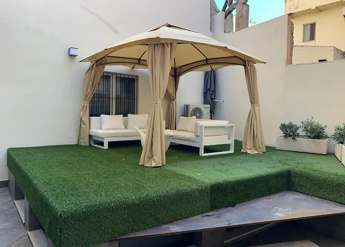 Neko Boutique Отель Кальяри